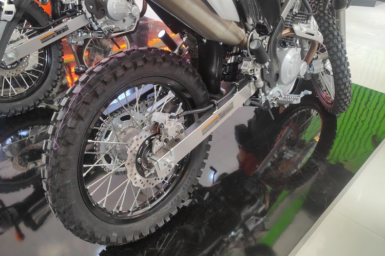 Kawasaki Motor Indonesia luncurkan KLX 230 dalam world premiere di PRJ 2019