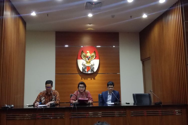 Juru Bicara KPK Febri Diansyah dan dua Wakil Ketua KPK Basaria Panjaitan dan Laode M Syarif, Selasa (3/9/2019). 