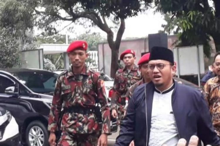 Ketua Umum Pengurus Pusat Pemuda Muhammadiyah periode 2014-2018 Dahnil Anzar memenuhi panggilan tim penyidik Polda Metro Jaya, Kamis (7/1/2019).