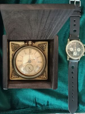 Beberapa koleksi Old Timer vintage watch yang dipajang di Kemang Vintage Shop, Jakarta Selatan.