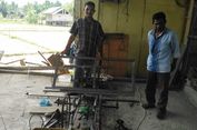 Saat Petani Lulusan SMP Rakit Mesin Penanam Padi...