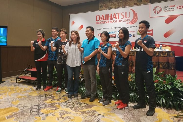 Para pebulu tangkis Indonesia berfoto pada sela konferensi pers Indonesia Masters 2019, di Istora Senayan, Jakarta, Senin (21/1/2019).