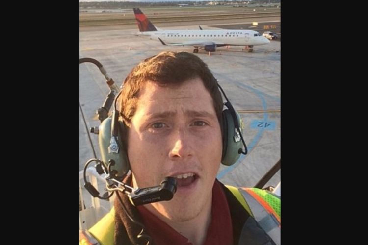 Richard Russell, petugas darat Horizon Air yang menerbangkan sebuah pesawat penumpang Q400 tanpa izin dan jatuh di sebuah pulau di luar Seattle, Jumat (10/8/2018).