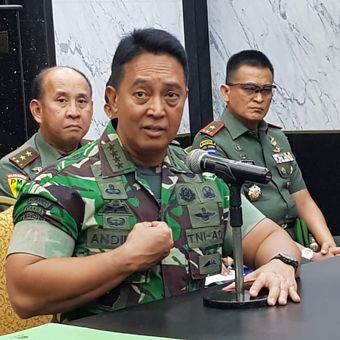 Kepala Staf TNI Angkatan Darat Jenderal Andika Perkasa saat memberikan keterangan pers soal Enzo Zenz Allie di Mabes TNI AD, Jalan Veteran, Jakarta Pusat, Selasa (13/8/2019).