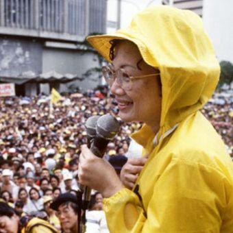 Corazon Aquino dengan enggan memimpin upaya untuk menggulingkan Ferdinand Marcos, penguasa Filipina kala itu. (AFP)