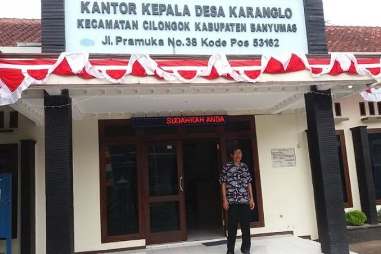 Pemerintah Desa Karanglo, Kecamatan Cilongok, Banyumas, Jawa Tengah, menetapkan kawasan bebas asap rokok melalui Surat Keputusan Kepala Desa nomor 27 tahun 2015 dan menetapkan hari Kamis sebagai hari tanpa rokok.