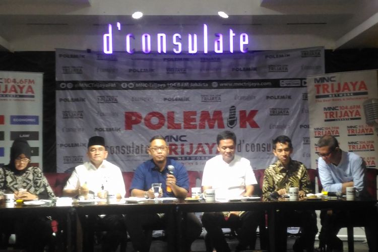 Polemik menggelar diskusi bertajuk Hantu Kampanye Hitam di Dconsulate resto & lounge, Jakarta, Sabtu (26/1/2019). 