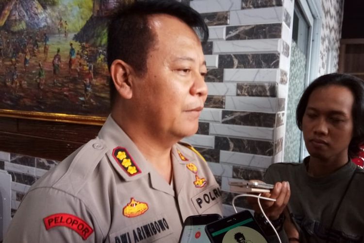 Kapolrestabes Makassar Kombes Pol Wahyu Dwi Ariwibowo saat diwawancara awak media pada Minggu (5/5/2019) lalu. 