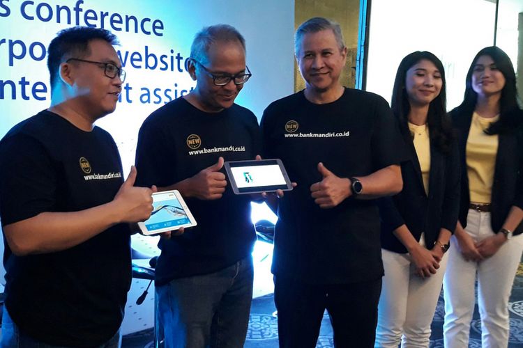Peluncuran laman baru Bank Mandiri dan Mandiri Intelligent Assistant (MITA) di Plaza Mandiri, Jakarta, Senin (19/3/2018).