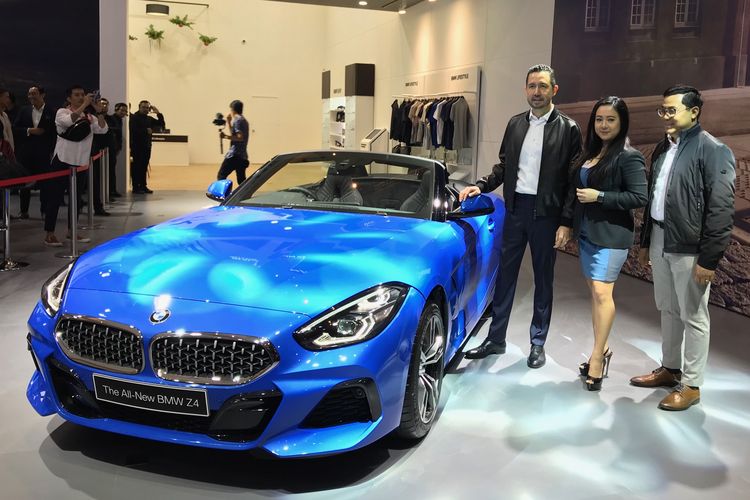 BMW meluncurkan Z4 di IIMS 2019, roadster ini dibanderol nyaris Rp 1,5 miliar.
