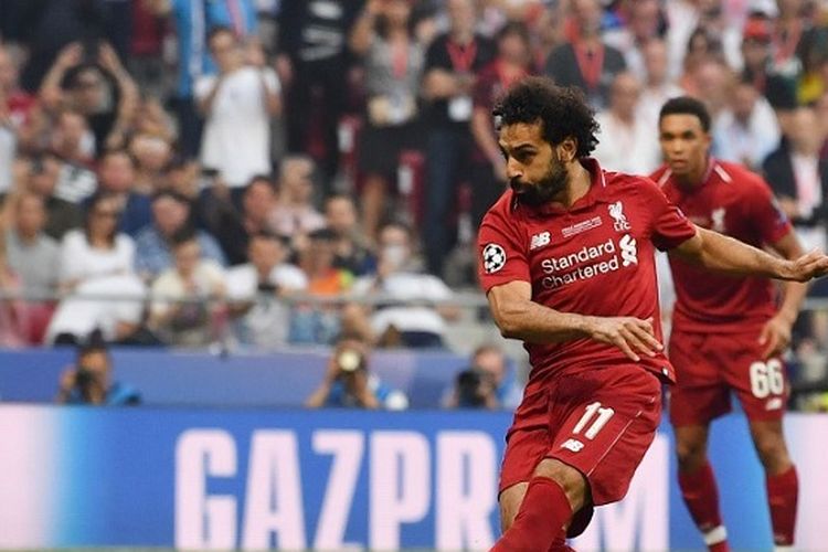 Penyerang Liverpool, Mohamed Salah, mengeksekusi tendangan penalti pada pertandingan final Liga Champions antara Liverpool vs Tottenham Hotspur di Stadion Wanda Metropolitano di Madrid pada 1 Juni 2019.