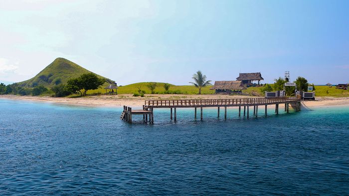 Kepingan Surga di Padang Savannah Kenawa
