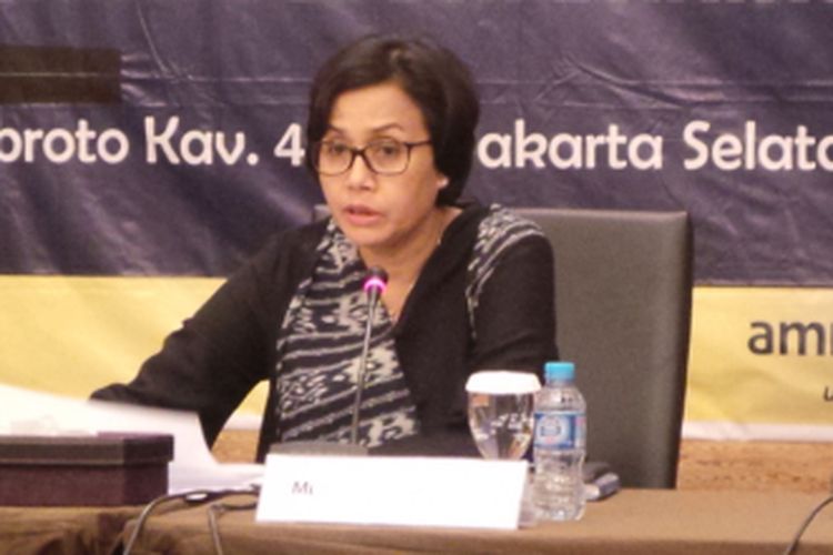 Press conference mengenai rekrutmen CPNS Kementerian Keuangan tahun 2017. Dalam foto tersebut, ada (kiri ke kanan) Dirjen Anggaran Kemenkeu Askolani, Menteri Keuangan Sri Mulyani, dan Sekjen Kemenkeu Hadiyanto. 