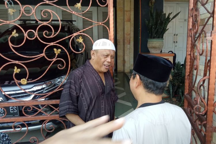Tersangka kasus dugaan makar Egi Sudjana saat ditemui di kediamannya di Perumahan Vila Indah Pajajaran, Kota Bogor, Selasa (25/6/2019) usai penahanan terhadap dirinya dikabulkan oleh penyidik Polda Metro Jaya. 