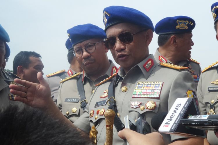 Kapolri Jenderal Pol Tito Karnavian di Mako Kepolisian Air dan Udara Polri, Tangerang Selatan, Selasa (5/12/2017).