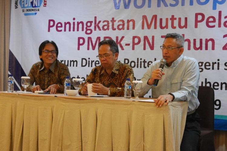 Forum Direktur Politeknik Negeri se-Indonesia (FDPNI) menyelenggarakan Workshop Peningkatan Mutu Pelaksanaan Seleksi Penelusuran Minat dan Kemampuan Politeknik Nasional (PMDK-PN) Tahun 2019 pada Kamis (17/1/2019) di Hall Airlangga Santika, Surabaya.