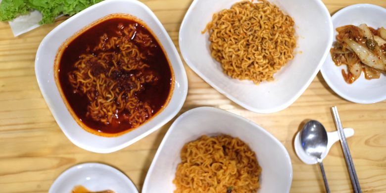 Mie Panas Korea dari SamWon House Indonesia, yaitu Hot Ramyun, Samyang Spicy Chicken Hot Ramen, dan Paldo Bulnak Spicy Fried Octopus Ramen, ketiganya dikemas dalam paket 3MIEPANASKorea.