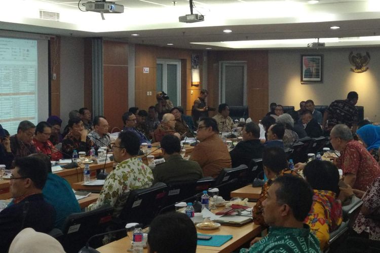 Rapat Badan Anggaran pembahasan Kebijakan Umum Anggaran (KUA) dan Priorotas Plafon Anggaran Sementara (PPAS) 2018 di DPRD DKI Jakarta, Kamis (6/9/2018).
