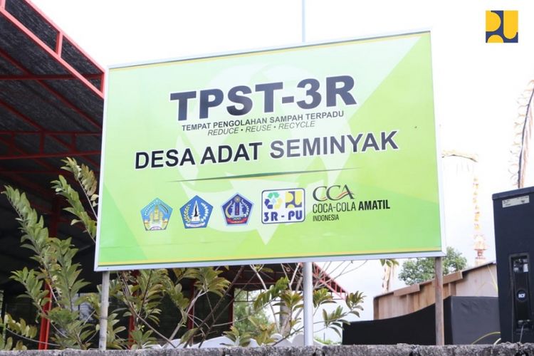 Tempat Pengolahan Sampah Terpadu (TPST) 3R (Reduce, Reuse, Recycle) di Seminyak, Kabupaten Badung.