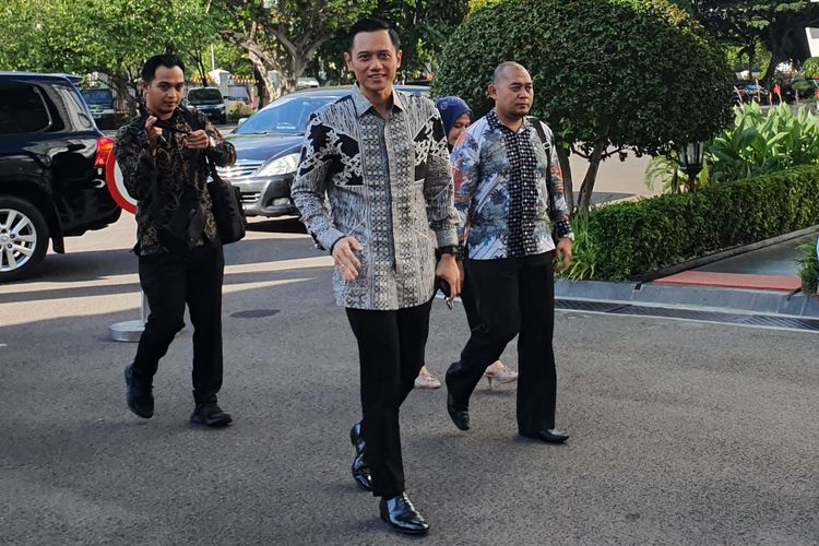 Komandan Kogasma Partai Demokrat Agus Harimurti Yudhoyono di Istana Kepresidenan, Jakarta, Kamis (2/5/2019)
