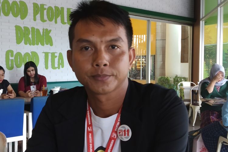 Caleg PSI Dapil 5 Kecamatan Jebres Solo dipastikan lolos menjadi anggota DPRD Kota Surakarta, Antonius Yogo P (41) di Solo, Jawa Tengah, Rabu (1/5/2019).