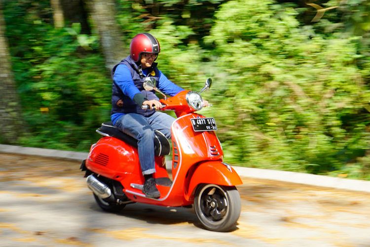 Menjajal Vespa GTS Super 150 terbaru