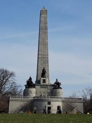 Suasana Lincoln Presidential Half Marathon yang diselenggarakan di Springfield, Illinois, Amerika Serikat, Sabtu (6/4/2019). 