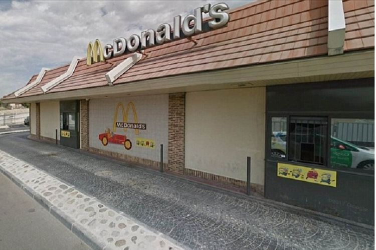 Gerai McDonalds di Saint-Bartholomy, Perancis yang akan ditutup.