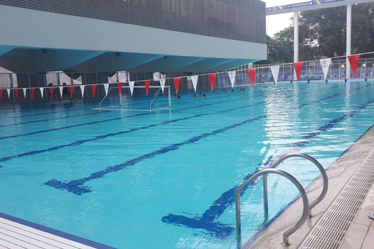 Ada empat kolam yang berada di dalam stadion Akuatik, Gelora Bung Karno, Jakarta Pusat. Keempat kolam tersebut yakni kolam polo, kolam tanding, kolam loncat indah, dan kolam pemanasan. Foto diambil Rabu (28/8/2018).