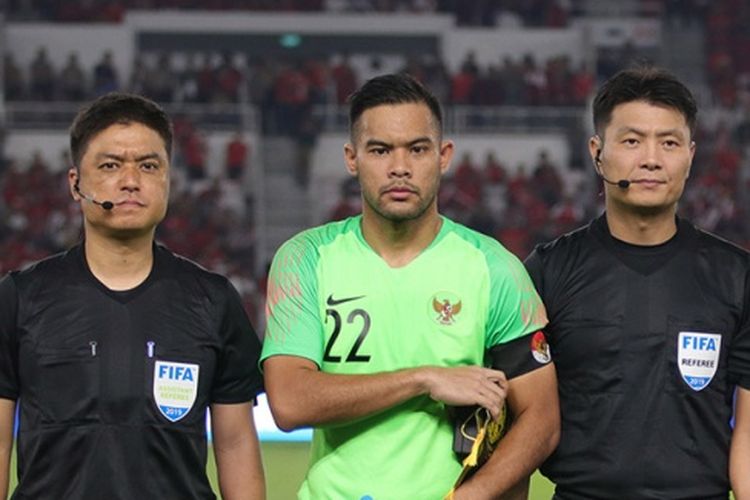 Kiper timnas Indonesia, Andritany Ardhiyasa, saat melawan Malaysia pada babak Kualifikasi Piala Dunia 2022 Zona Asia di Stadion Gelora Bung Karno (SUGBK), Kamis (6/9/2019).