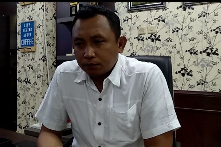 Kasat Reskrim Polresta Palembang Kompol Yon Edi Winara saat menjelaskan soal tewasnya bocah perempuan berusia 2 tahun inisial PR yang ditemukan kejanggalan.