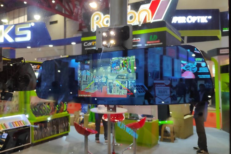 Ragam aksesori dashcam di arena Telkomsel IIMS 2019