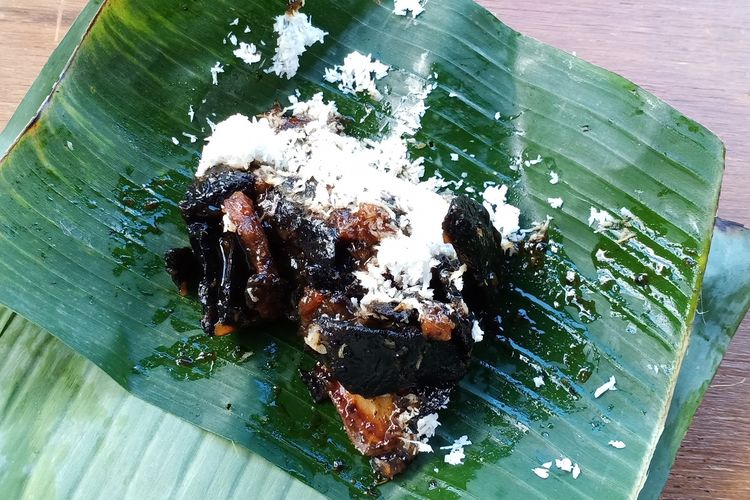 Gatot, kuliner Indonesia yang tebruat dari singkong