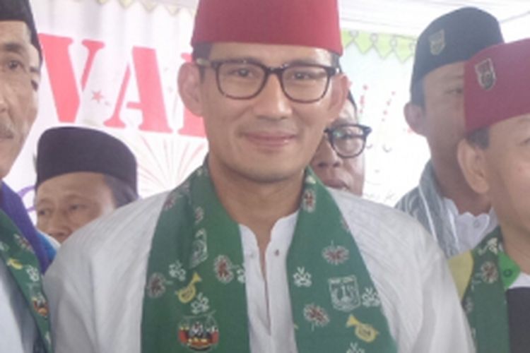 Wakil gubernur terpilih DKI Jakarta Sandiaga Uno saat menghadiri Gebyar Festival Pencak Silat Betawi di RPTRA Nusantara, Ulujami, Sabtu (15/7/2017). 