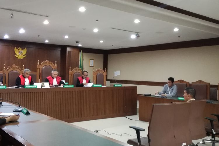 Sidang dakwaan mantan pelaksana tugas Kepala Dinas Pekerjaan Umum Kabupaten Pegunungan Arfak Natan Pasomba di Pengadilan Tindak Pidana Korupsi, Jakarta, Senin (2/9/2019)