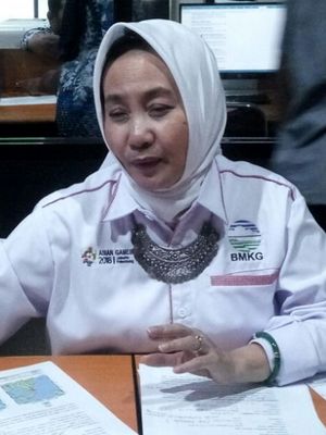 Kepala Badan Meteorologi, Klimatologi, dan Geofisika (BMKG) Dwikorita Karnawati saat jumpa pers di kantor BMKG Yogyakarta, Jumat (28/09/2018) malam.