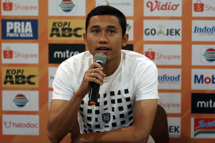Pemain Bali United, Ricky Fajrin, dalam konferensi pers jelang pertandingan melawan Persib Bandung di Graha Persib, Kota Bandung, Kamis (24/7/2019).