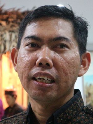 Direktur Pusat Pengkajian Pancasila dan Konstitusi (Puskapsi) Fakultas Hukum Universitas Jember Bayu Dwi Anggono ketika ditemui di Jember, Jawa Timur, Jumat (10/11/2017). 