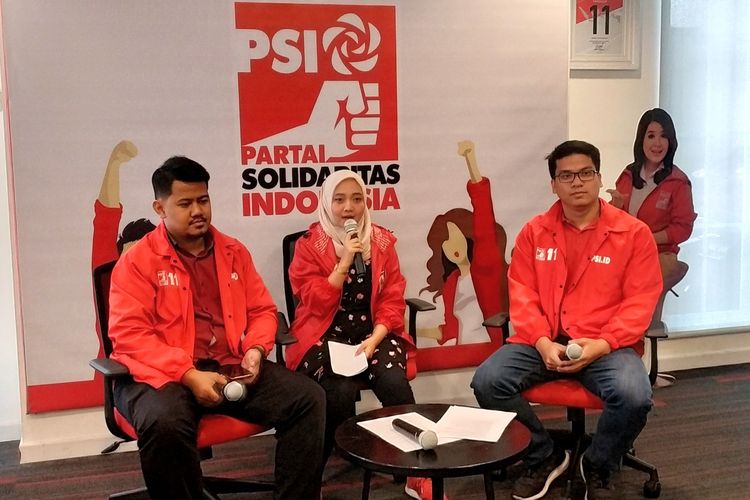 Perwakilan partai PSI menggelar konferensi pers untuk mengingatkan DPRD DKI tidak tergesa-gesa mengambil keputusan di gedung DPP PSI, Jakarta Pusat (8/8/2019)
