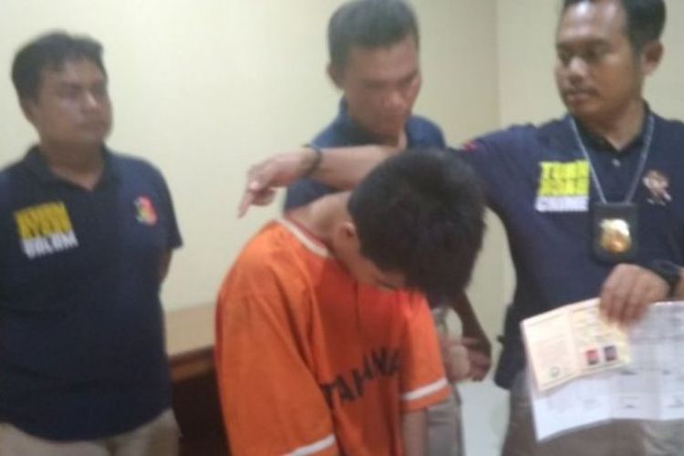 Ana Widiastuti alias Bintang (24), pelaku penipuan dan pencabulan sesama jenis. Dia mengaku sebagai laki-laki kepada kekasihnya lalu tinggal bersama selama dua bulan.(Tribun Lampung/Hanif Mustafa