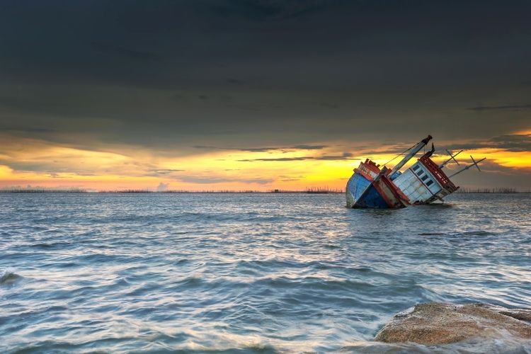 Kapal dari Malaysia Tujuan Batam Karam di Batu Putih, 105 