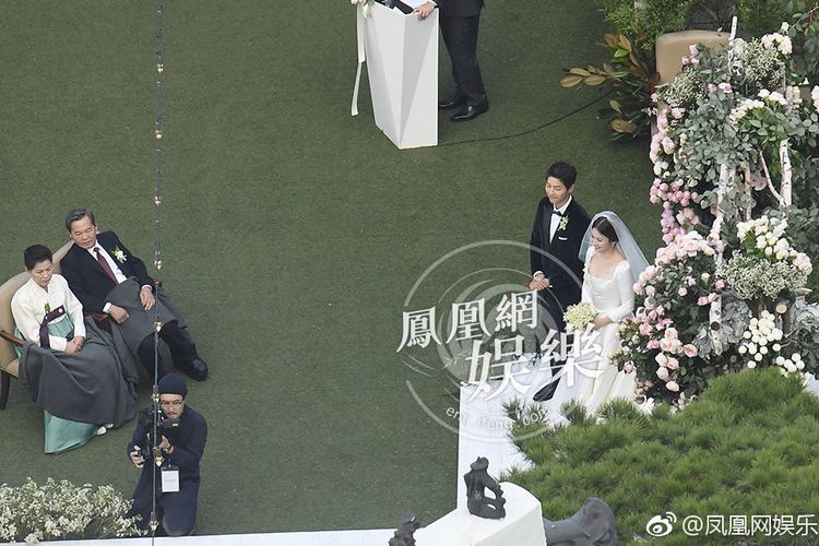 Song Joong Ki dan Song Hye Kyo menikah di Seoul, Korea Selatan, Selasa (31/10/2017).