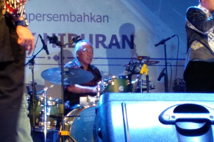 Menteri PUPR Basuki Hadimuljono ikut memeriahkan acara syukuran peresmian tol Becakayu, Jumat (3/11/2017) malam