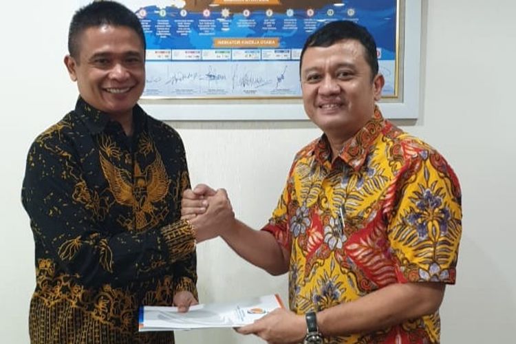 Serah terima jabatan Direktur Utama Pelindo I kepada Dian Rachmawan (kiri).