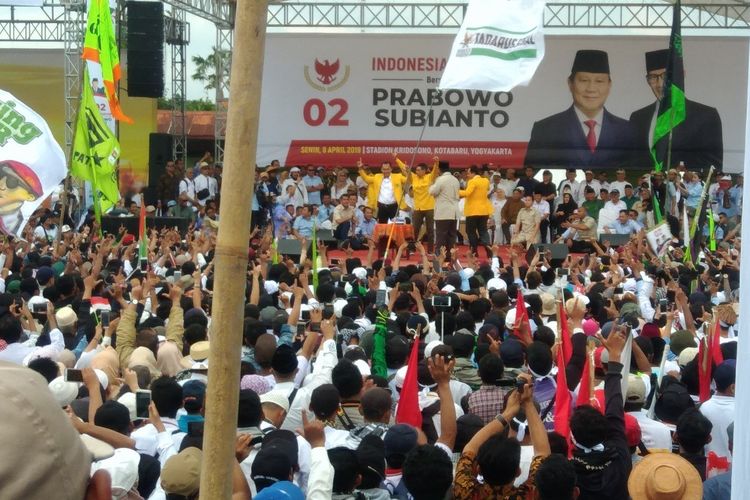 Calon Presiden no urut 02, Prabowo Subianto Saat Berkampanye di Stadion Kridosono, Yogyakarta, Senin (8/4/2019)