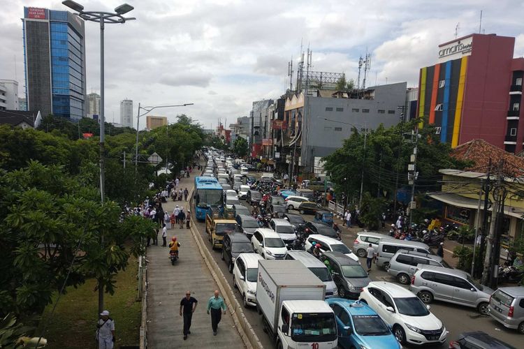 Kemacetan di Jalan Ir H Juanda, Jakarta Pusat, imbas bubaran massa Reuni 212, Sabtu (2/12/2017).