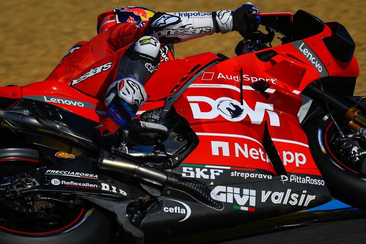 Bodi motor tim Ducati tanpa slogan Mission Winnow yang dipermasalahkan. 