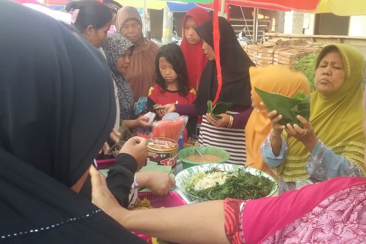 Wisata kuliner Pasar Sepuran desa Pagerdawung Ringinarum Kendal. 