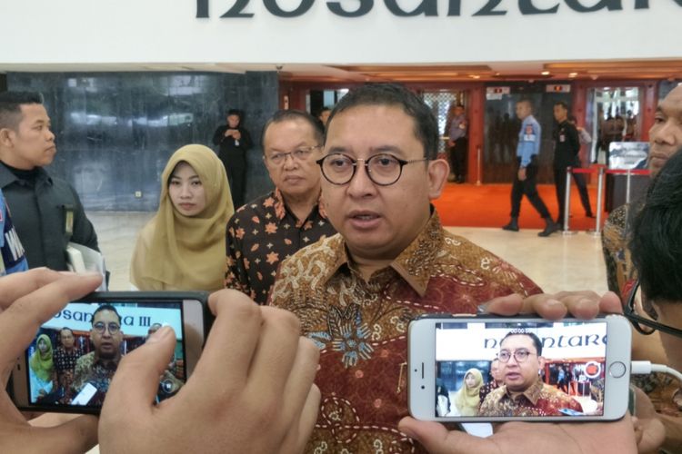 Wakil Ketua Umum Partai Gerindra Fadli Zon saat ditemui di Kompleks Parlemen, Senayan, Jakarta, Senin (12/3/2018).