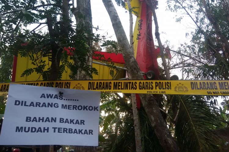 Peswat jatuh pekarangan rumah warga di dusun Gading 1 RT12, Rw 01, Gading, Playen, Gunungkidul, Yogyakarta. Selasa (4/9/2018) petang